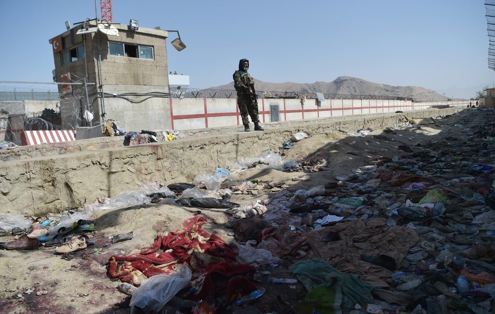 Passa de 90 o nº de mortos em atentado no aeroporto de Cabul