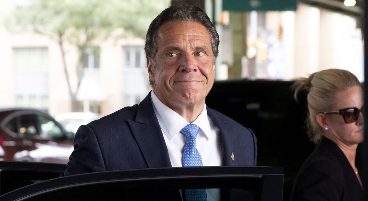 Governador de Nova York renuncia após revelações de assédio sexual