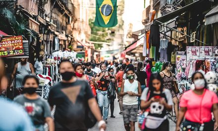 População brasileira chega a 213,3 milhões de pessoas em 2021