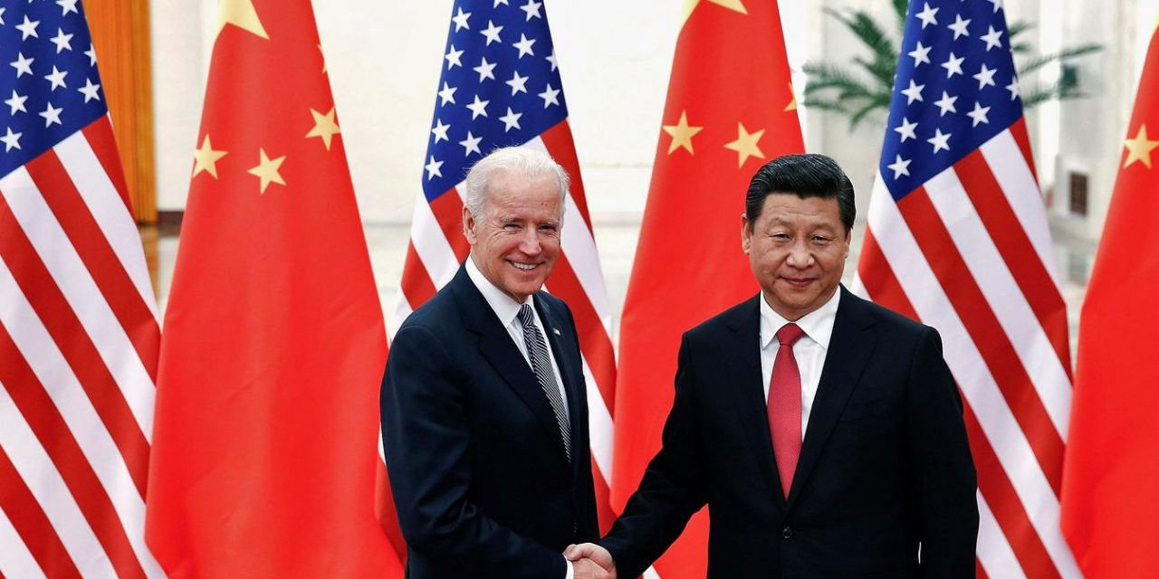 Biden e Xi discutem por telefone necessidade de evitar conflito