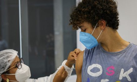 Goiânia chega a 80% da população vacinada com a primeira dose contra Covid-19