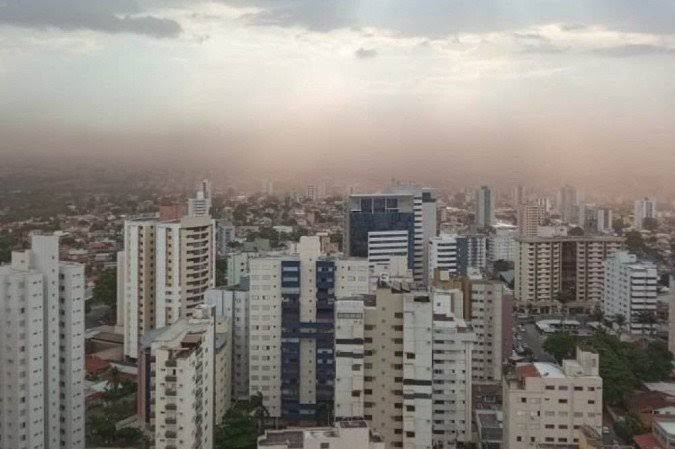 Ventania e chuva causam falta de energia e prejuízos para Goiânia e mais 4 cidades