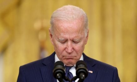 Após ataque, Biden pede endurecimento de leis sobre armas nos EUA