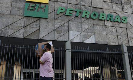Polícia Federal investiga crimes de corrupção contra Petrobras