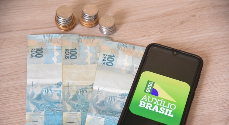 Auxílio Brasil começa a ser pago nesta terça