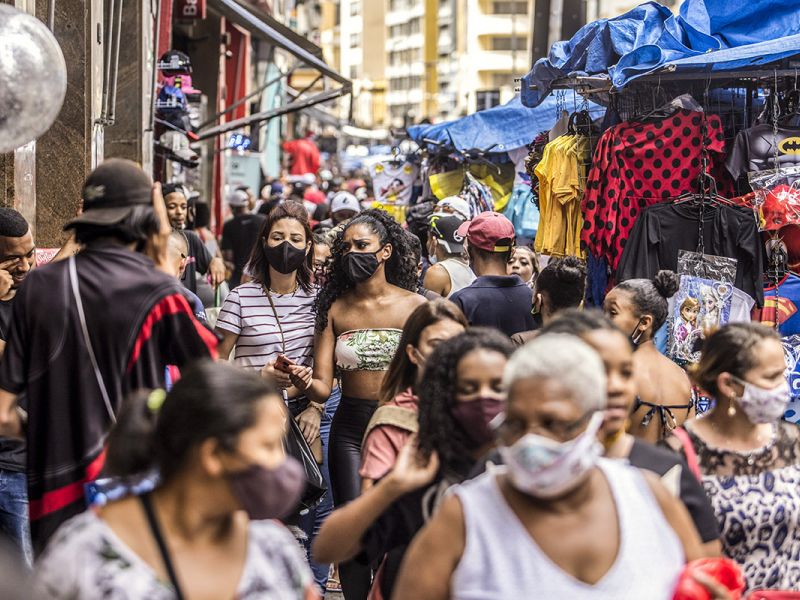 Ômicron leva São Paulo a reavaliar liberação de máscaras