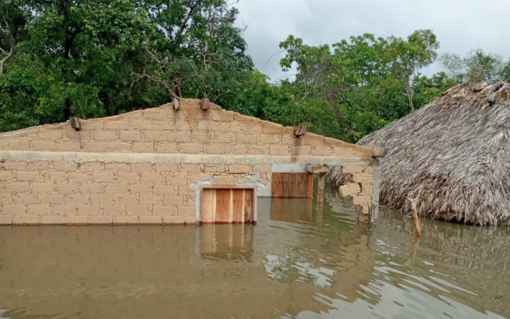 Moradores mostram destruição de casas e estradas após temporal na região da Chapada dos Veadeiros