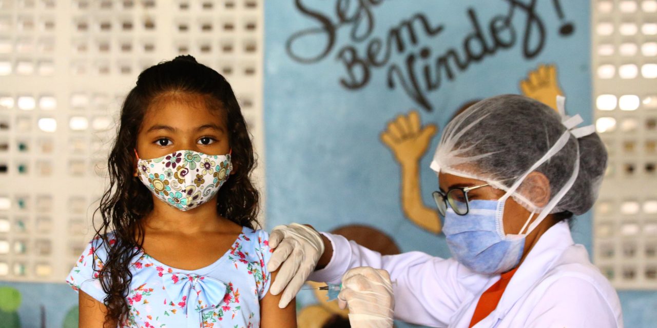 Começa vacinação de crianças contra Covid-19 em Goiânia