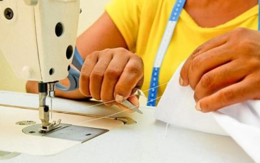 Prefeitura oferece mais de 30 vagas para curso gratuito de costura industrial, em Goiânia
