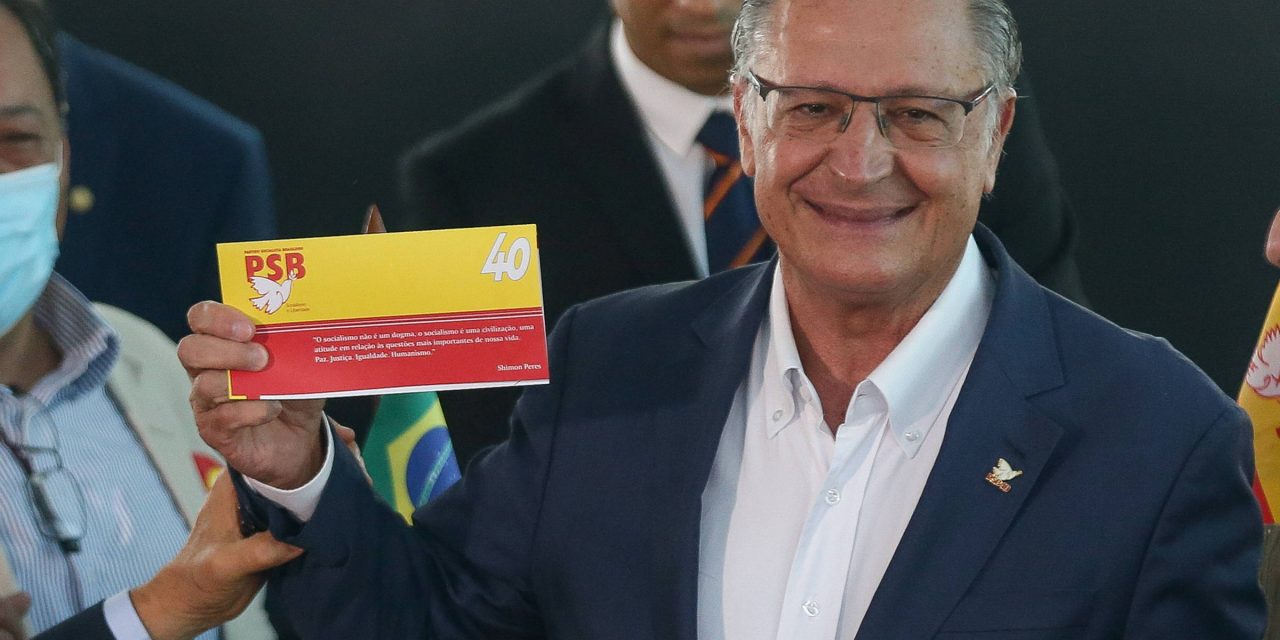Alckmin se filia ao PSB com elogios a Lula: ‘Representa a democracia’
