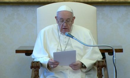 Papa chama guerra na Ucrânia de “abuso perverso de poder”