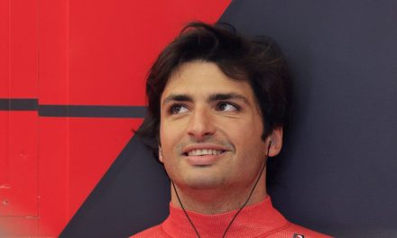 F1: Sainz comemora pódio no Bahrein, mas sabe que tem trabalho a fazer