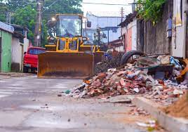 Prefeitura de Goiânia recolhe 2 mil toneladas de entulhos no 1º dia da Maratona de Limpeza