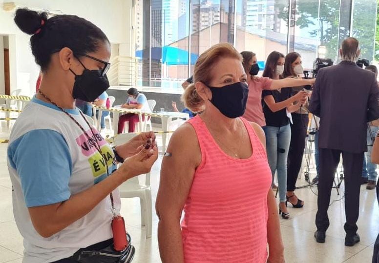 Prefeitura de Goiânia disponibiliza drive-thru para vacinação contra Influenza e Covid-19