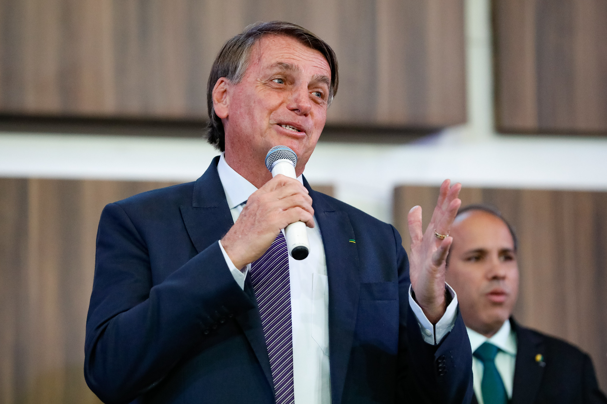 Em Goiânia, Bolsonaro minimiza dificuldades econômicas: ‘Deixar na mão de Deus’