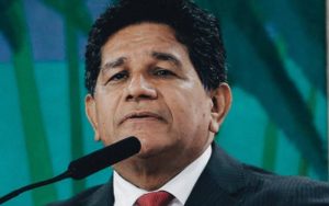 Pastor suspeito de participar de gabinete paralelo do MEC cobrou fiéis por reforma em igreja horas antes de operação