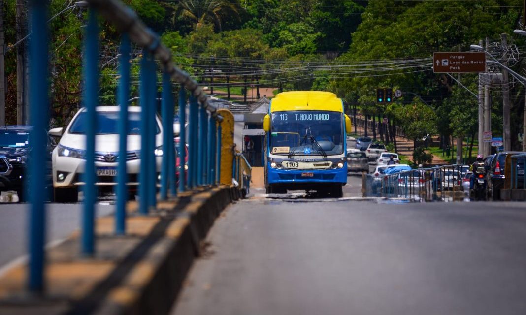 Caiado anuncia acordo com empresas para reposição e substituição de ônibus do Eixo Anhanguera