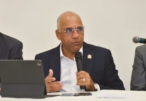 Câmara aprova licença de 9 dias para prefeito Rogério Cruz, que viajará para Israel