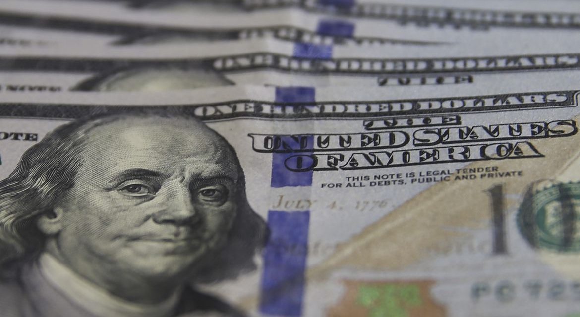 Dólar tem forte alta e chega R$ 5,08, após dados ruins de inflação nos EUA