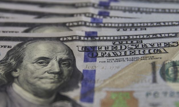 Dólar tem forte alta e chega R$ 5,08, após dados ruins de inflação nos EUA