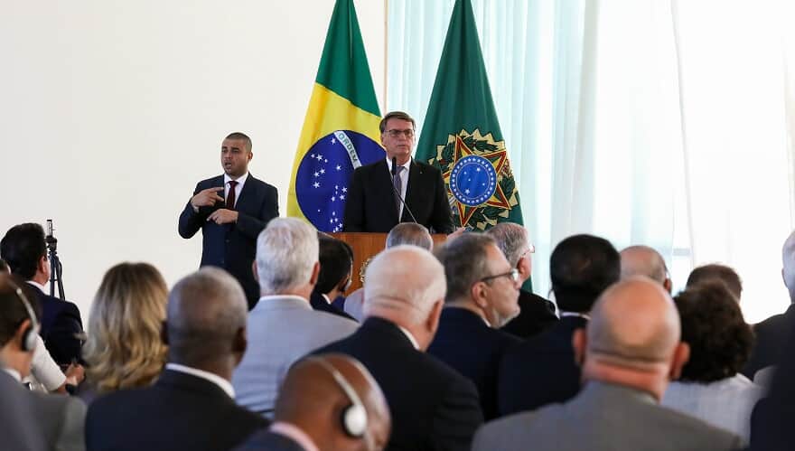 TSE manda TV Brasil e redes sociais excluírem vídeo de reunião de Bolsonaro com embaixadores