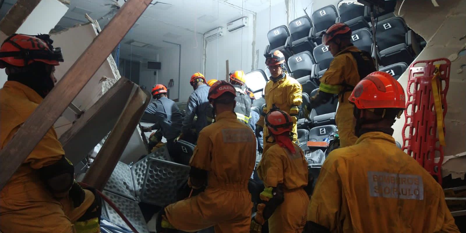 Arquibancada desaba e provoca nove mortes em Itapecerica da Serra