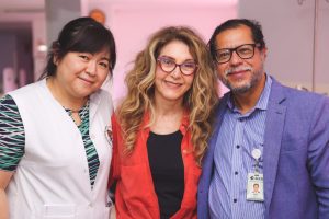 Wanderléa faz visita surpresa aos pacientes do Hospital Araújo Jorge, em Goiânia