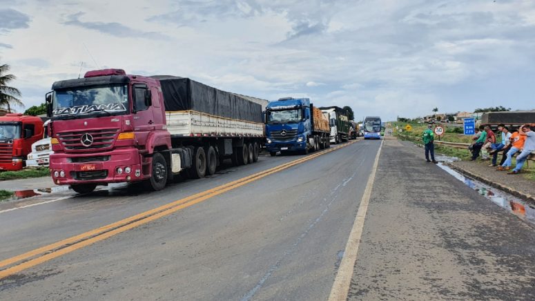 Forças de segurança de Goiás definem plano de operação e iniciam desobstrução de rodovias