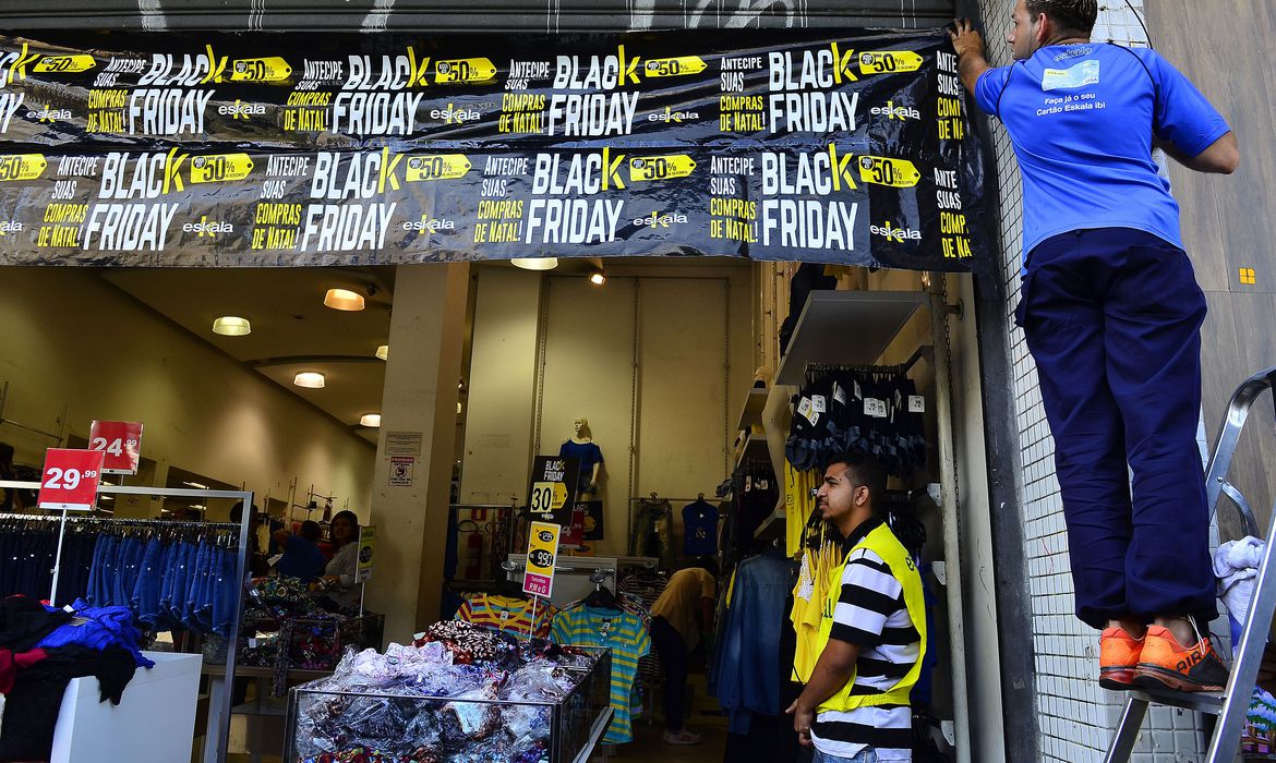Black Friday: Procon Goiás identifica variação de preços de até 141%