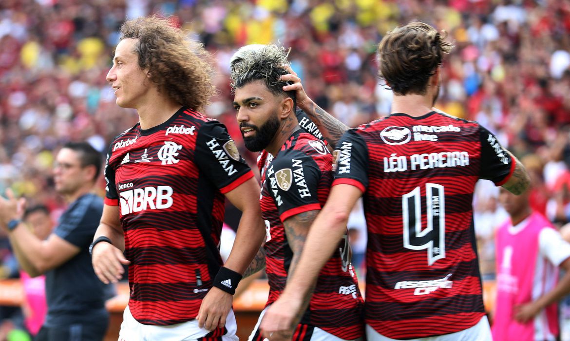 Gabigol decide e Flamengo conquista o tricampeonato da Libertadores Gabigol decide e Flamengo conquista o tricampeonato da Libertadores
