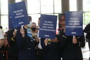 Aeronautas rejeitam acordo e paralisações entram no quinto dia