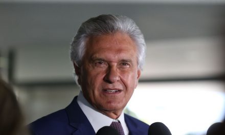 Caiado critica “complacência servil” do Senado, que discute reforma tributária, à elite industrial