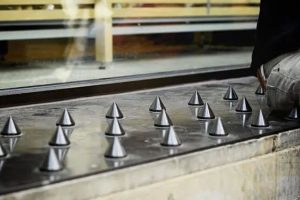 Congresso derruba veto à lei que proíbe arquitetura hostil