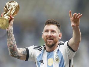 Messi é convidado a eternizar os pés na calçada da fama do Maracanã
