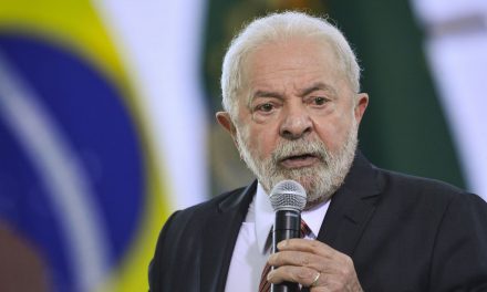 Lula mantém agenda interna no Alvorada até pelo menos quarta-feira