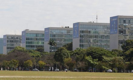 Estudo mostra que governo Bolsonaro atuou para reprimir servidores