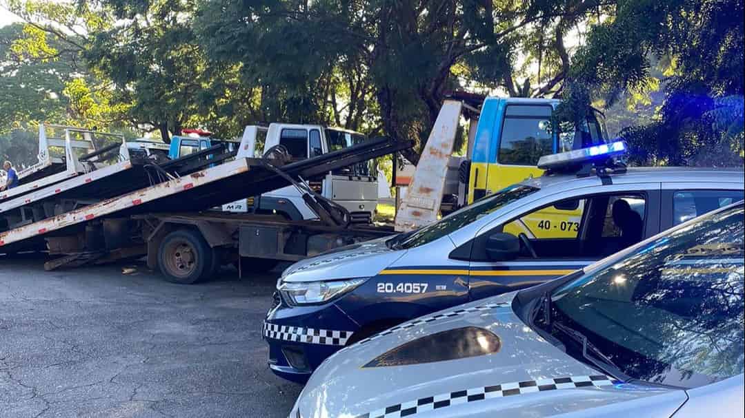 Carros estacionados de forma irregular serão multados em mais de R$ 200 com Disque-Guincho do Detran-GO