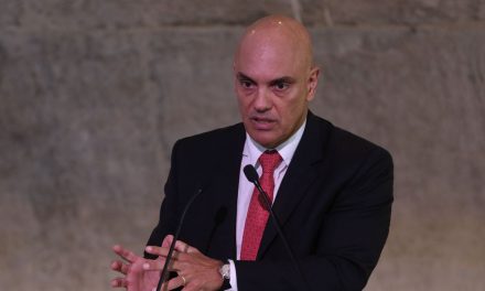 Moraes determina retirada de anúncios online sobre o PL das Fake News