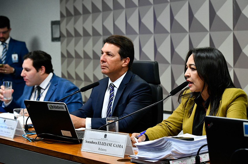 Relatora pede indiciamento de Bolsonaro e mais 60