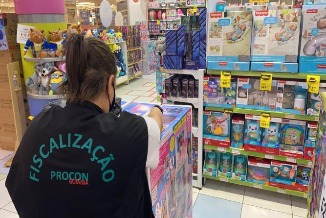 Procon Goiânia aponta variação de até 399,75% no preço de brinquedos para o Dia das Crianças