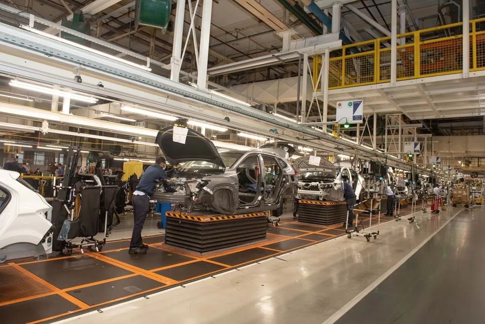 General Motors anuncia investimento de R$ 7 bilhões até 2028 nas fábricas no Brasil General Motors anuncia investimento de R$ 7 bilhões até 2028 nas fábricas no Brasil