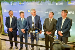 Caiado é eleito presidente do Consórcio Brasil Central