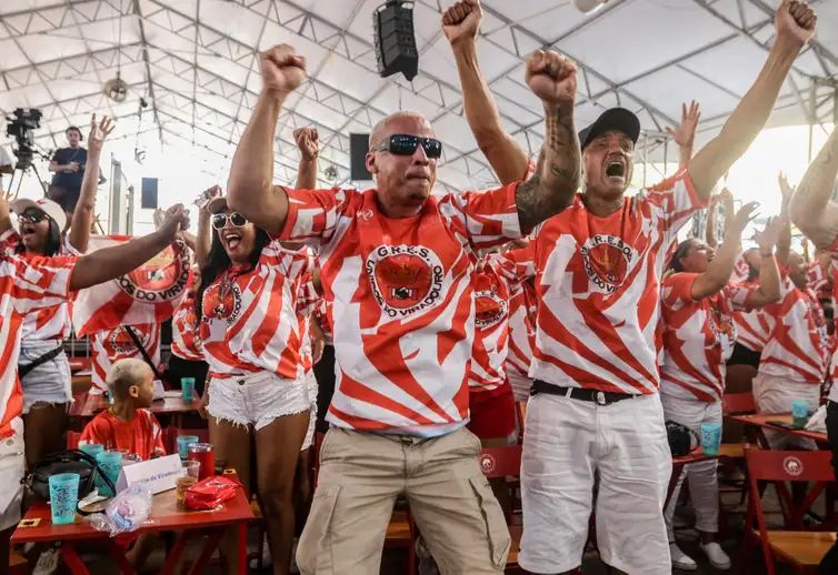 Nos 40 anos da Sapucaí, Viradouro é campeã do carnaval do Rio