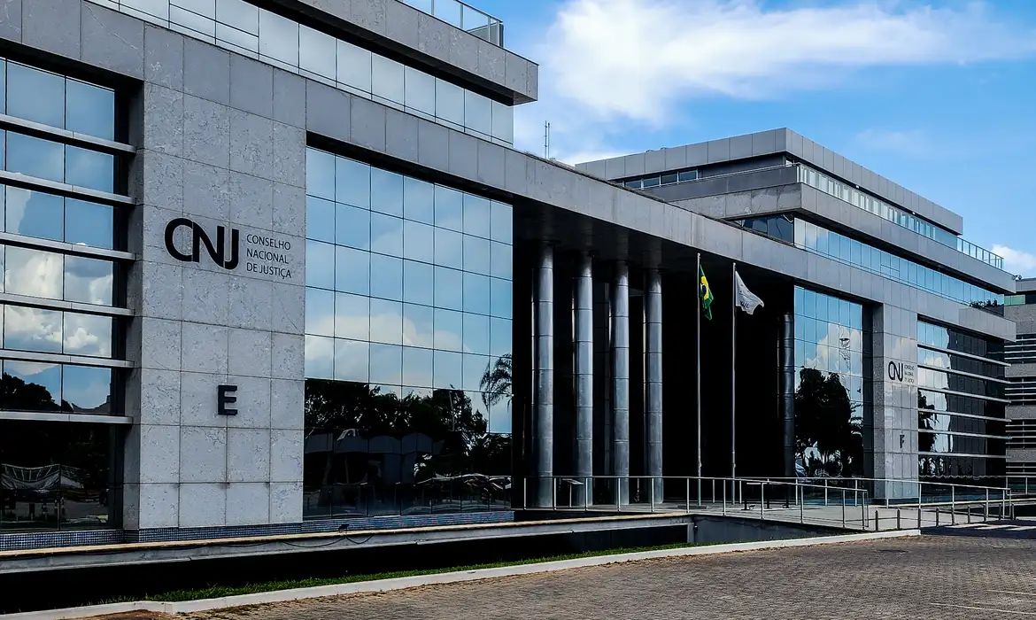 CNJ determina afastamento de Gabriela Hardt, ex-juíza da Lava jato CNJ determina afastamento de Gabriela Hardt, ex-juíza da Lava jato