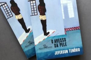 Livro O Avesso da Pele voltará às escolas de Goiás e do Paraná