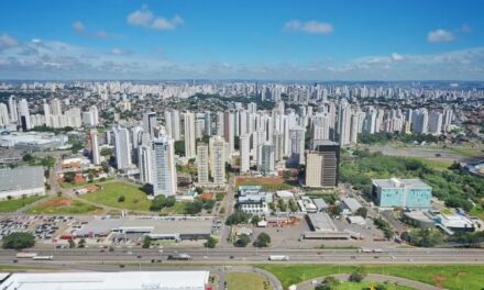 PM e prefeitura fazem ação para acabar com consumo de bebidas alcoólicas em distribuidoras de Goiânia