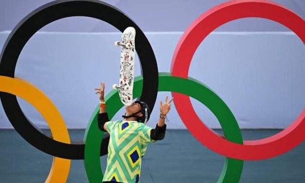 Skate e malabares no pódio: Augusto Akio é bronze no Skate Park