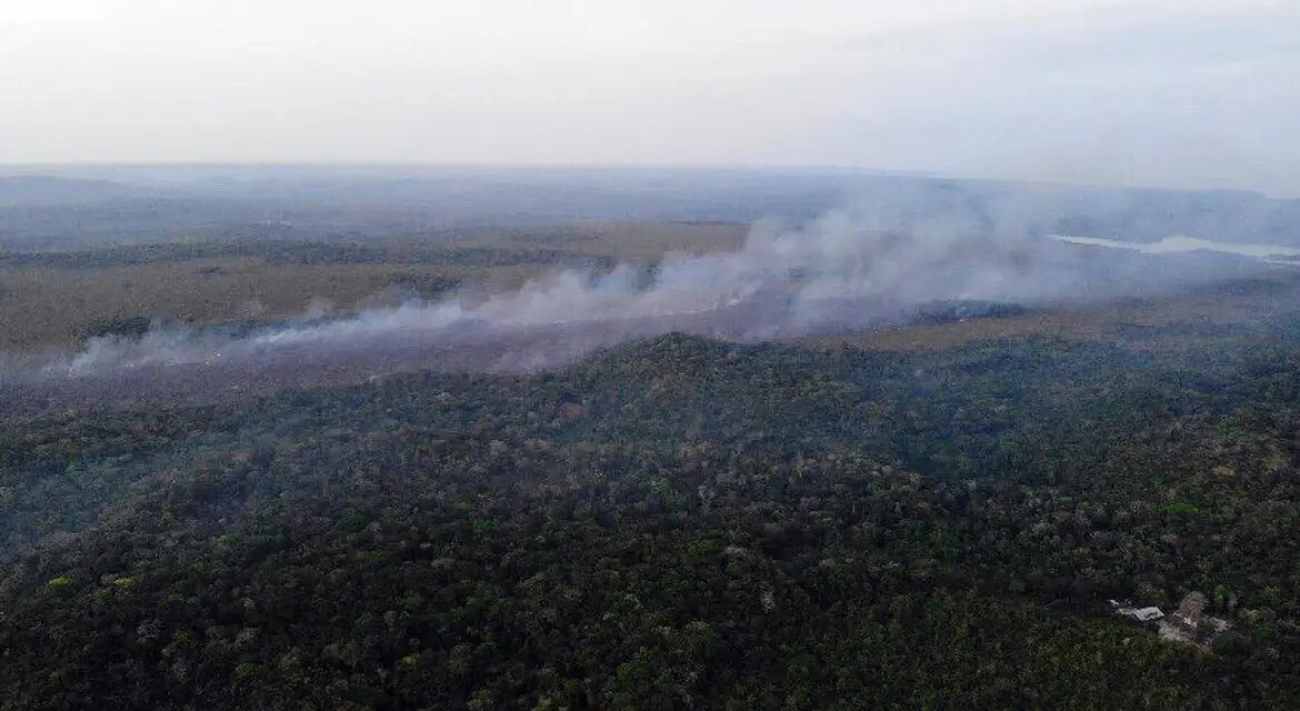 Fumaça de queimadas atinge cidades de dez estados