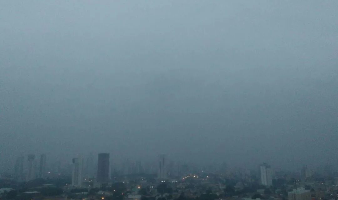 Nuvem de fumaça em Goiânia pode durar até quarta-feira