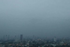 Nuvem de fumaça em Goiânia pode durar até quarta-feira